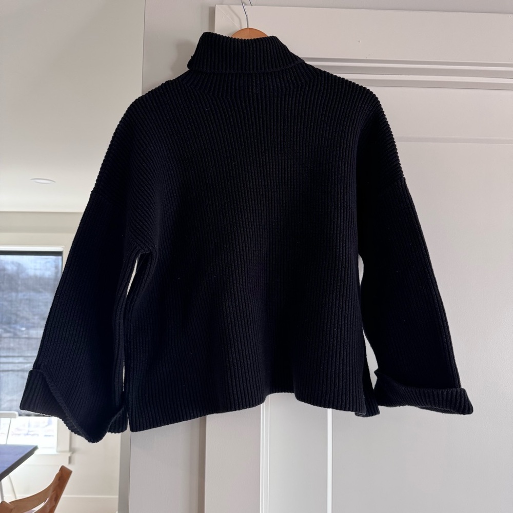 Oak and fort Black Ribbed Turtleneck Sweater with bell sleeves size medium